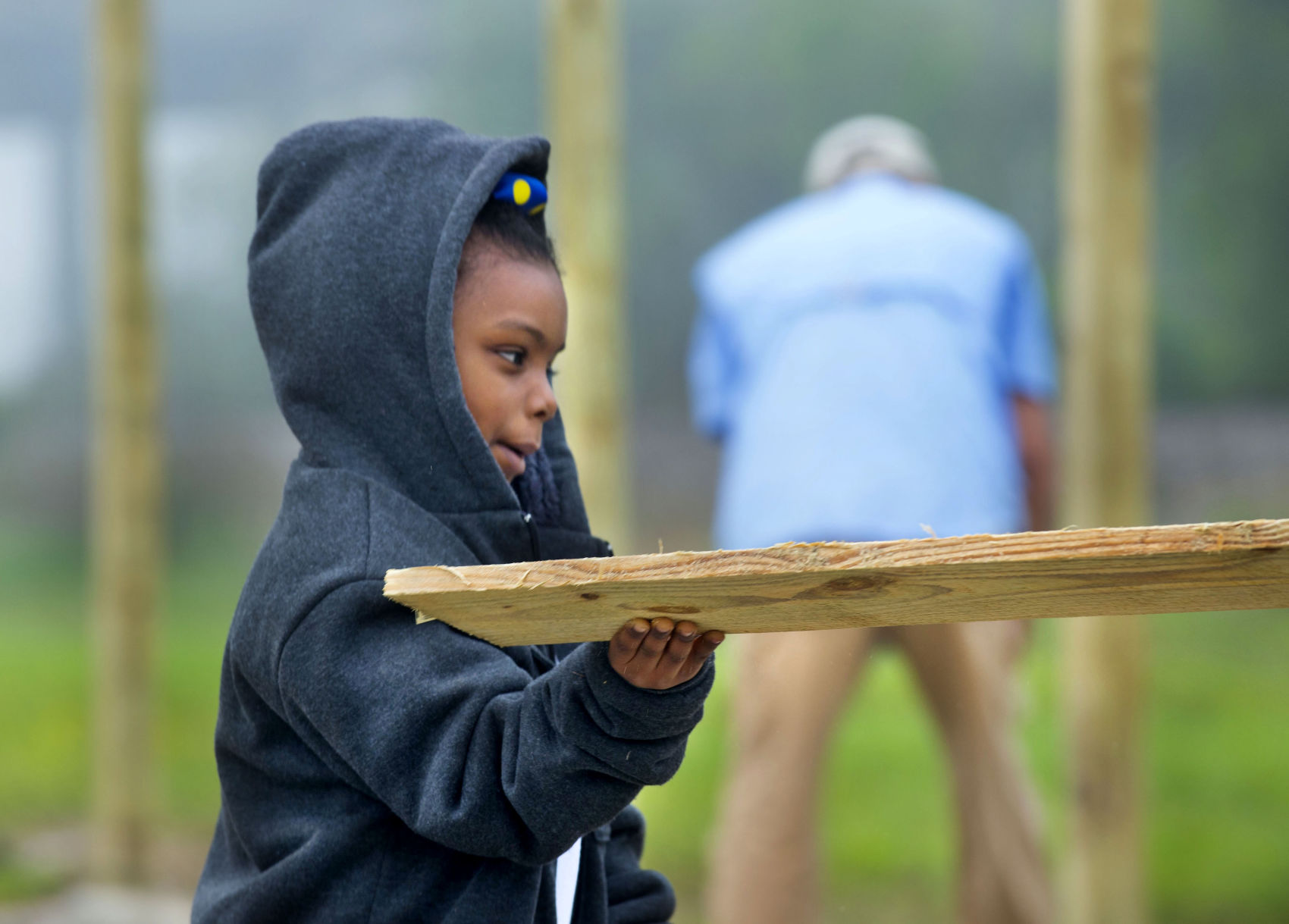 BR.fencemending.032419 TS 82.jpg